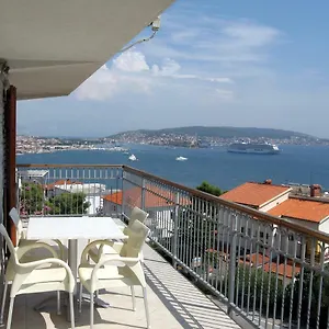 Apartman With Splendid Sea View, Trogir